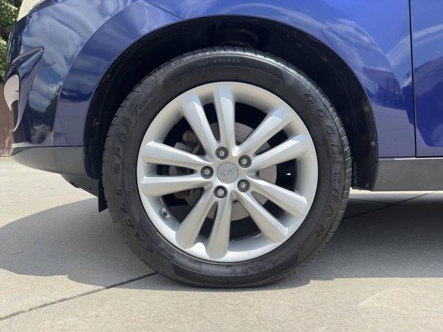 Photo of 2013 Blue Hyundai TUCSON