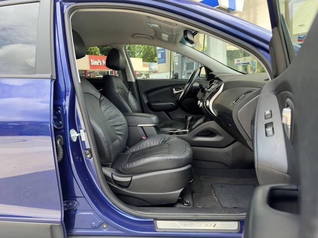 Photo of 2013 Blue Hyundai TUCSON