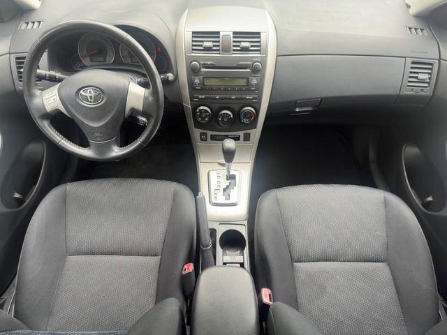 Photo of 2010 Magnetic Gray Metallic Toyota Corolla
