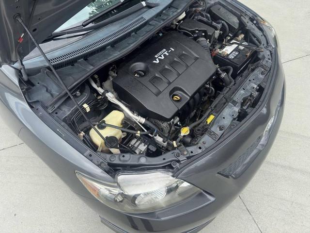 Photo of 2010 Magnetic Gray Metallic Toyota Corolla