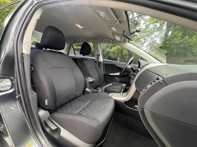 Photo of 2010 Magnetic Gray Metallic Toyota Corolla