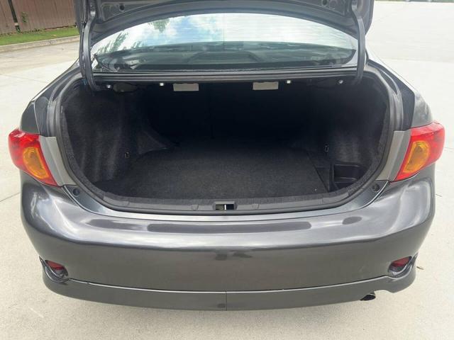 Photo of 2010 Magnetic Gray Metallic Toyota Corolla