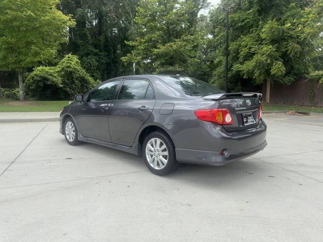 Photo of 2010 Magnetic Gray Metallic Toyota Corolla