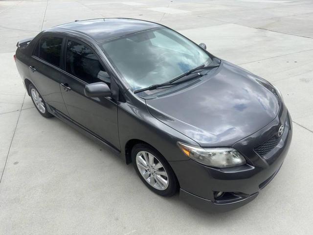 Photo of 2010 Magnetic Gray Metallic Toyota Corolla