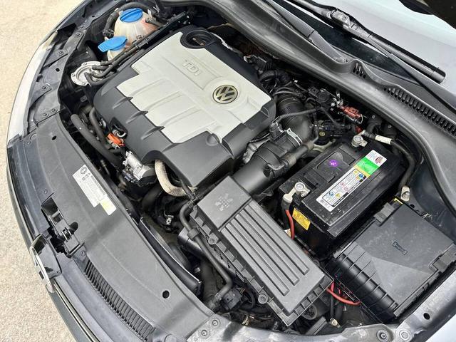 Photo of 2010 Platinum Gray Metallic Volkswagen Jetta