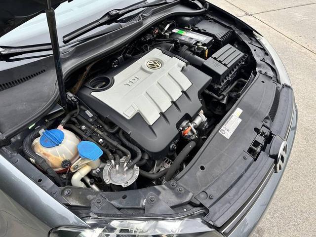 Photo of 2010 Platinum Gray Metallic Volkswagen Jetta