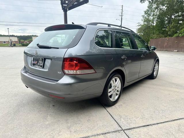 Photo of 2010 Platinum Gray Metallic Volkswagen Jetta