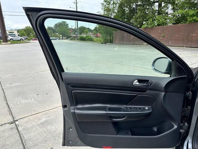 Photo of 2010 Platinum Gray Metallic Volkswagen Jetta