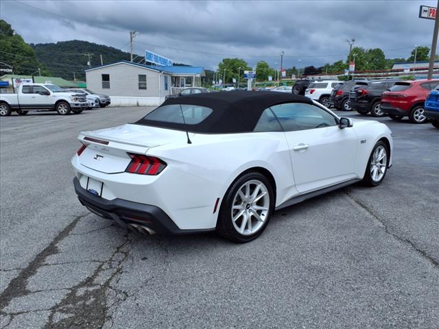 Photo of 2024 Oxford White Yz Ford Mustang