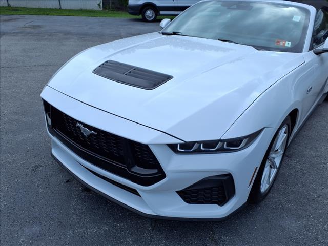 Photo of 2024 Oxford White Yz Ford Mustang