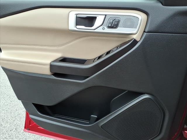 Photo of 2020 Rapid Red Metallic Tinted Clearcoat Ford Explorer