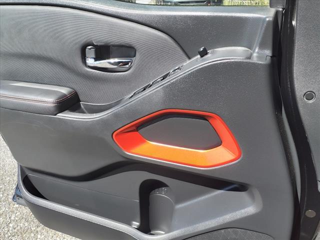 Photo of 2024 Super Black Kh3 Nissan Frontier