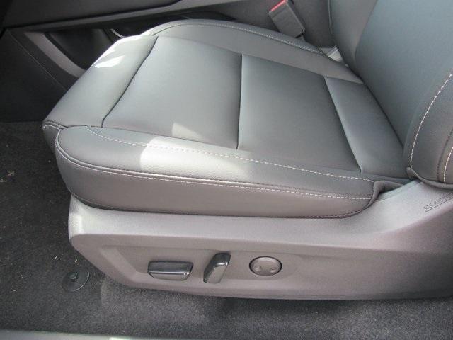 Photo of 2025 Everest White P Nissan Murano
