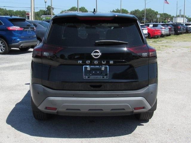 Photo of 2022 Black Nissan Rogue