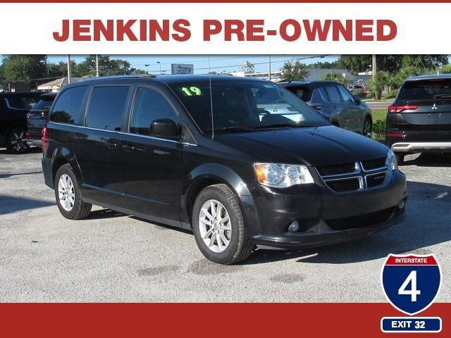 Photo of 2019 Brilliant Black Crystal Pearlcoat Dodge Grand Caravan
