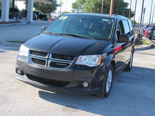 Photo of 2019 Brilliant Black Crystal Pearlcoat Dodge Grand Caravan