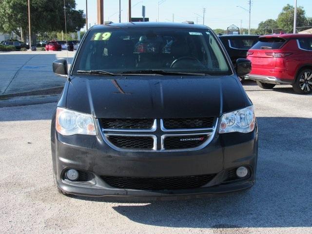 Photo of 2019 Brilliant Black Crystal Pearlcoat Dodge Grand Caravan