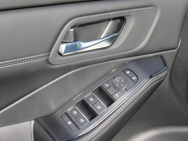 Photo of 2025 Black Nissan Rogue