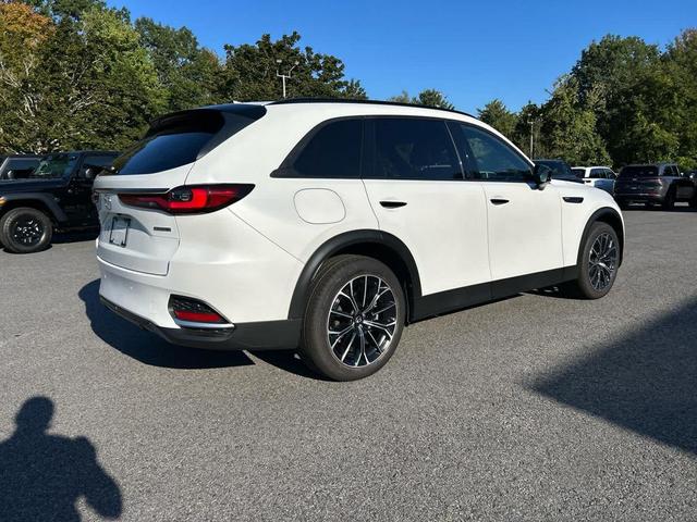Photo of 2025 Rhodium White Premium Mazda CX-70 PHEV