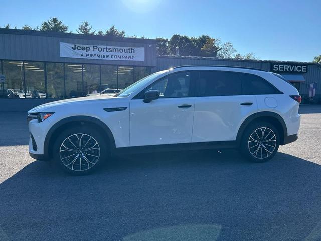 Photo of 2025 Rhodium White Premium Mazda CX-70 PHEV