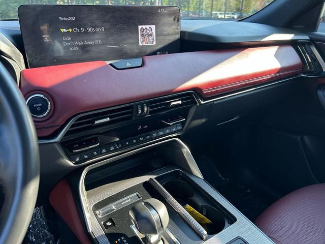 Photo of 2025 Rhodium White Premium Mazda CX-70 PHEV