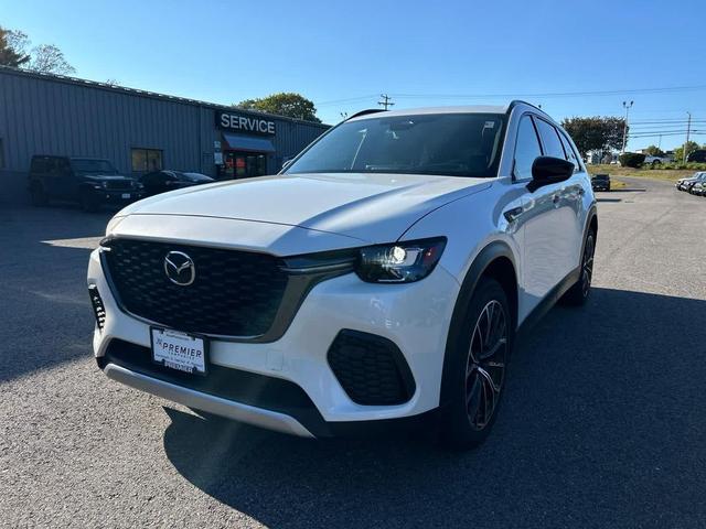 Photo of 2025 Rhodium White Premium Mazda CX-70 PHEV