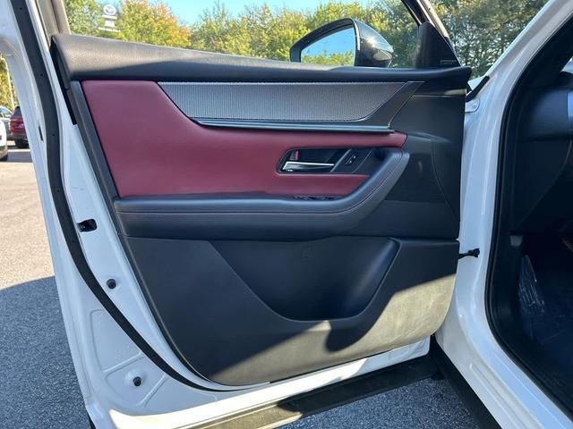 Photo of 2025 Rhodium White Premium Mazda CX-70 PHEV