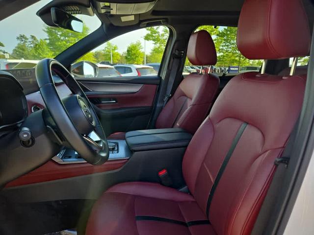 Photo of 2025 Rhodium White Premium Mazda CX-70 PHEV