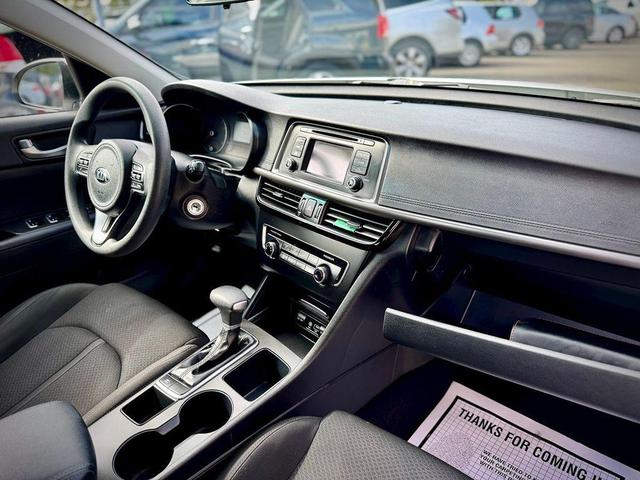 Photo of 2017 Snow White Pearl Kia Optima