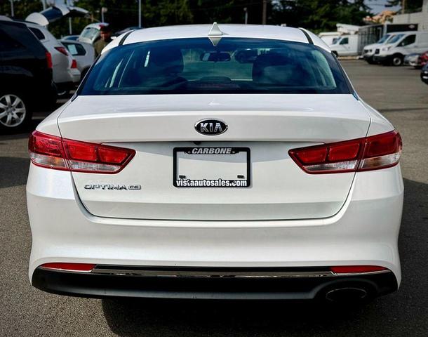 Photo of 2017 Snow White Pearl Kia Optima