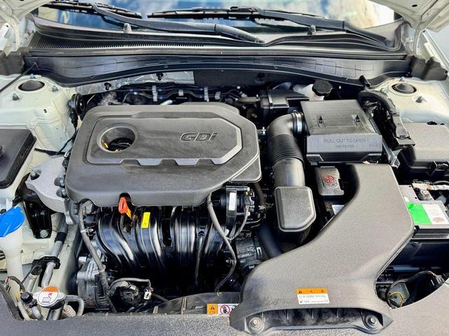 Photo of 2017 Snow White Pearl Kia Optima