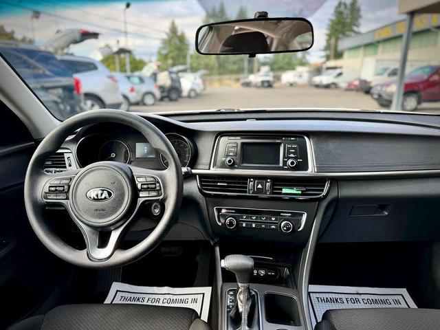 Photo of 2017 Snow White Pearl Kia Optima