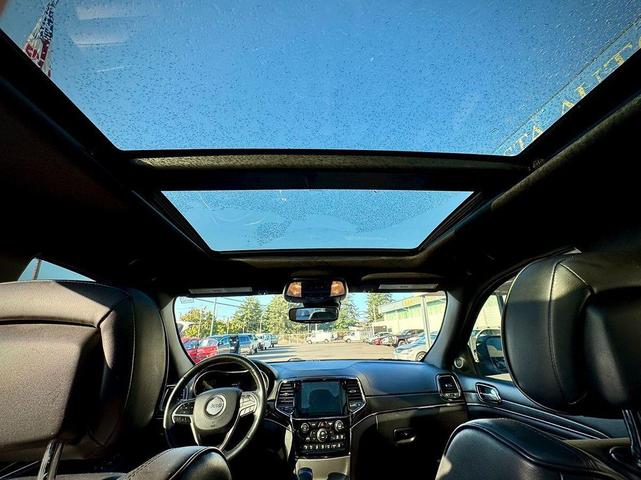 Photo of 2019 Diamond Black Crystal Pearlcoat Jeep Grand Cherokee