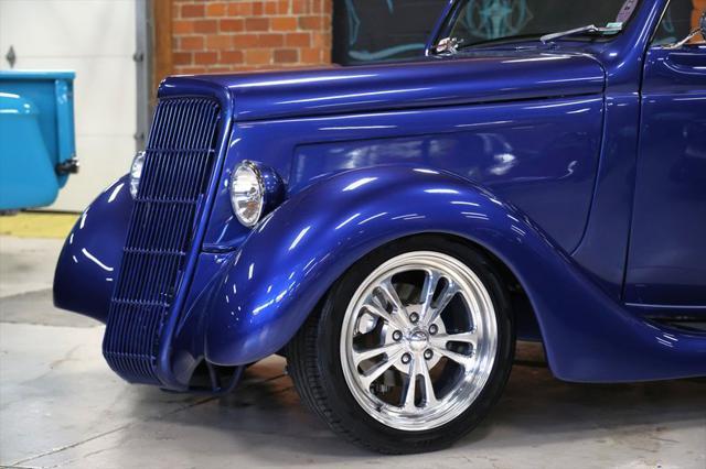 Photo of 1935 Medium Blue Metallic Ford Roadster