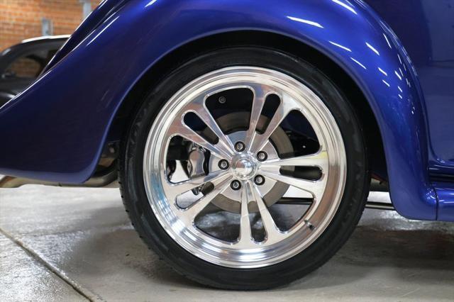 Photo of 1935 Medium Blue Metallic Ford Roadster