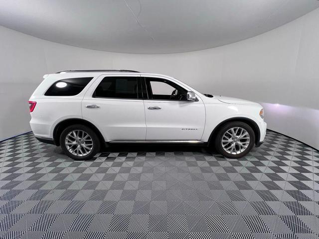 Photo of 2015 Bright White Clearcoat Dodge Durango