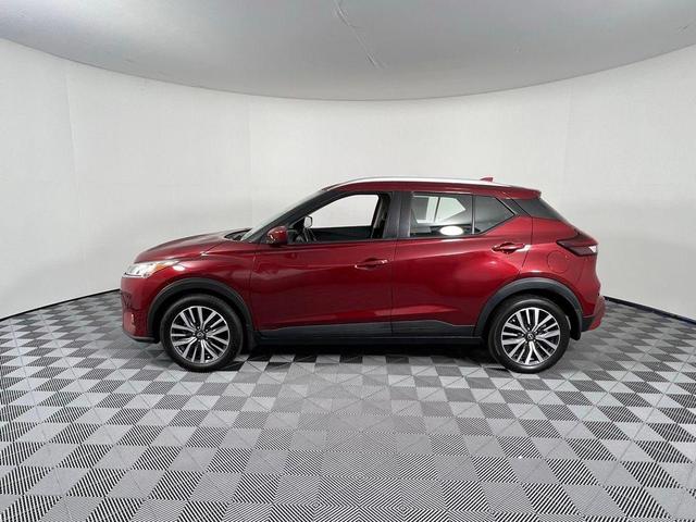 Photo of 2022 Scarlet Ember Nissan Kicks