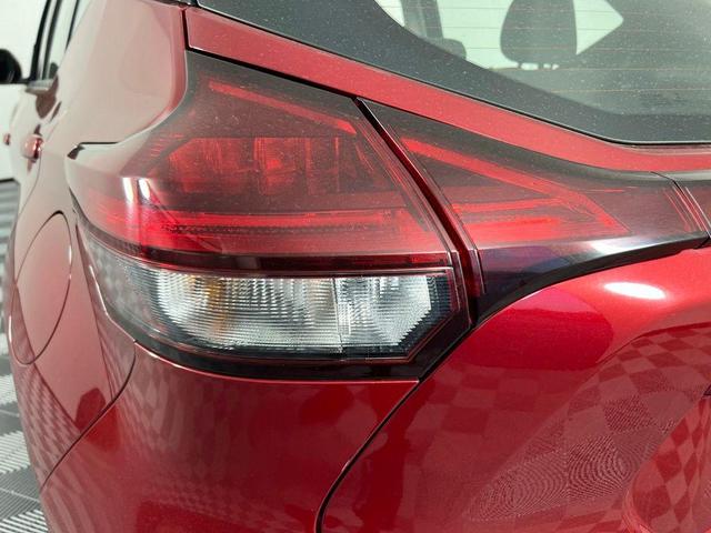 Photo of 2022 Scarlet Ember Nissan Kicks