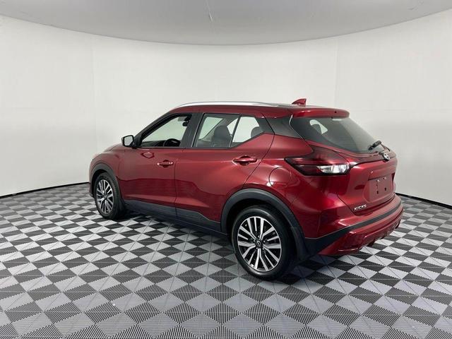 Photo of 2022 Scarlet Ember Nissan Kicks