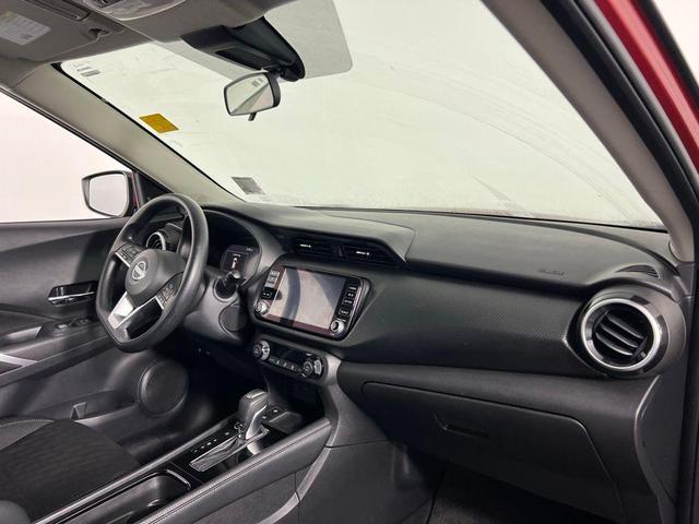Photo of 2022 Scarlet Ember Nissan Kicks