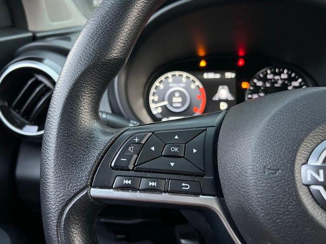 Photo of 2022 Scarlet Ember Nissan Kicks