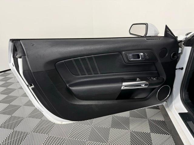 Photo of 2023 Oxford White Ford Mustang