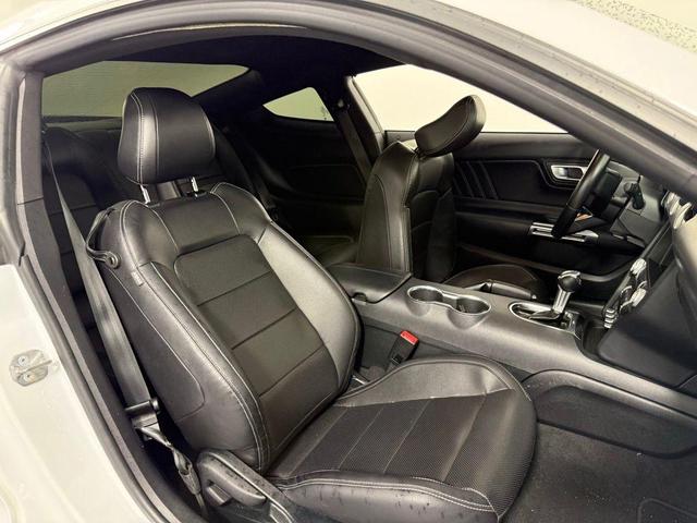 Photo of 2023 Oxford White Ford Mustang