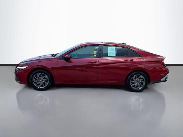 Photo of 2024 Red Hyundai ELANTRA