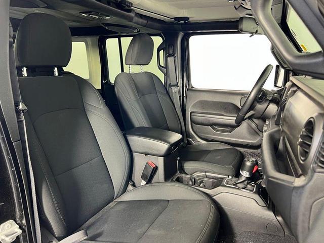 Photo of 2021 Black Clearcoat Jeep Wrangler Unlimited