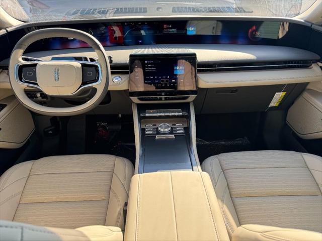Photo of 2025 WHITE PLATINUM MET 3C Lincoln Nautilus