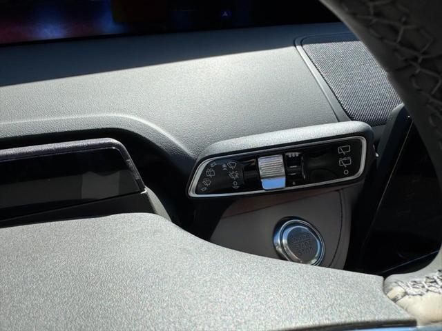 Photo of 2025 WHITE PLATINUM MET 3C Lincoln Nautilus