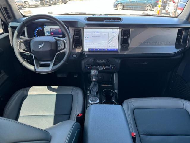 Photo of 2023 Oxford White Ford Bronco