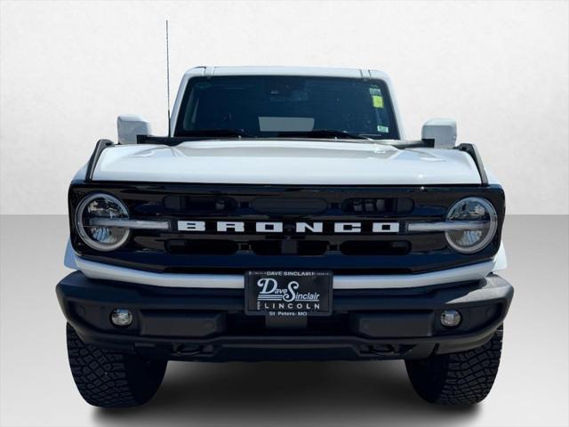 Photo of 2023 Oxford White Ford Bronco