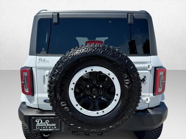 Photo of 2023 Oxford White Ford Bronco